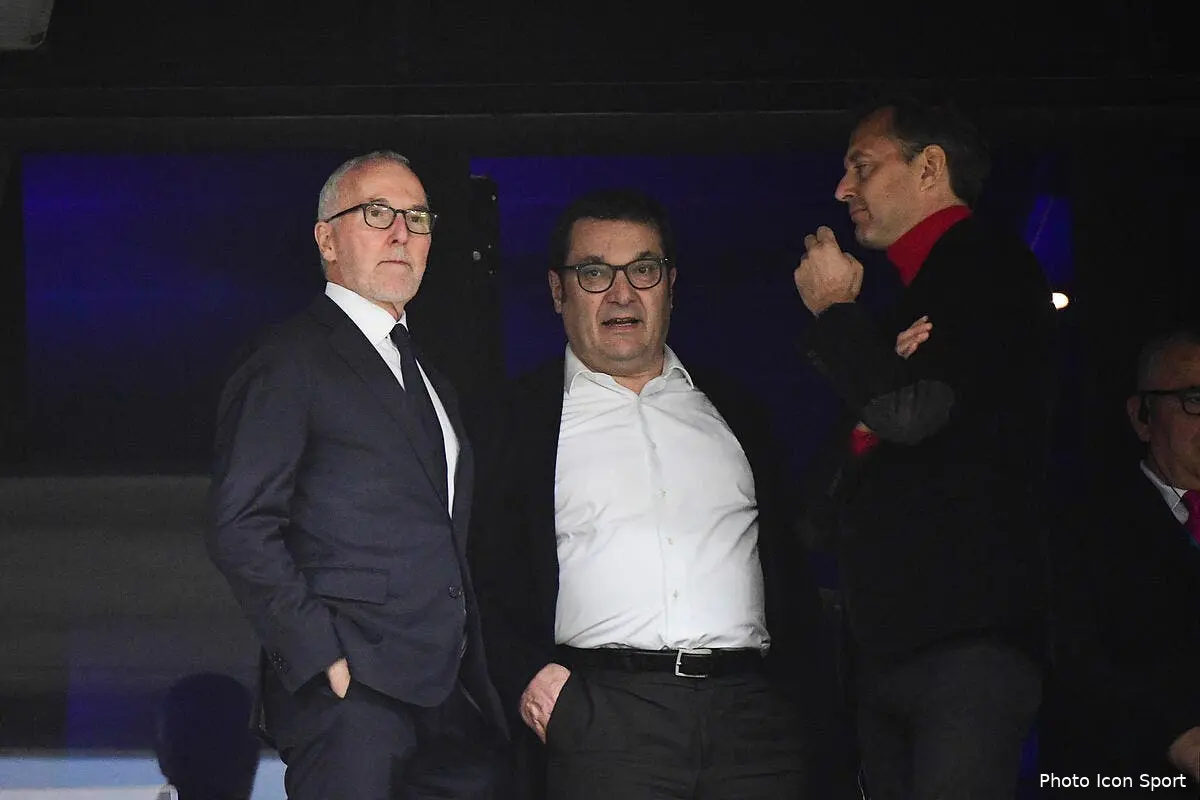 om un attaquant en plus mccourt fixe une condition xxl icon win 260217 10 178294939