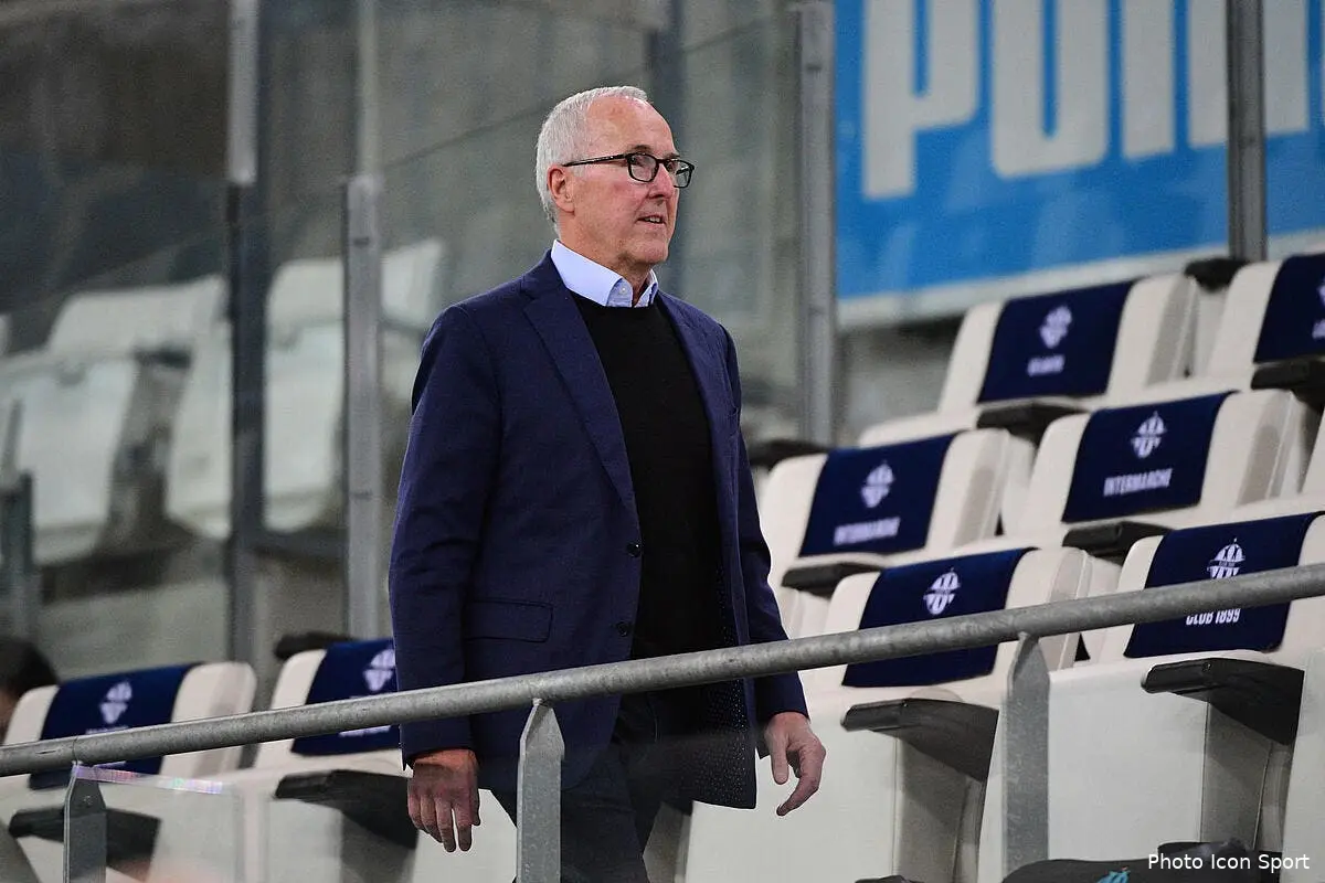 om un sale coup ajroudi mccourt rene malleville perd patience mccourt 12292215