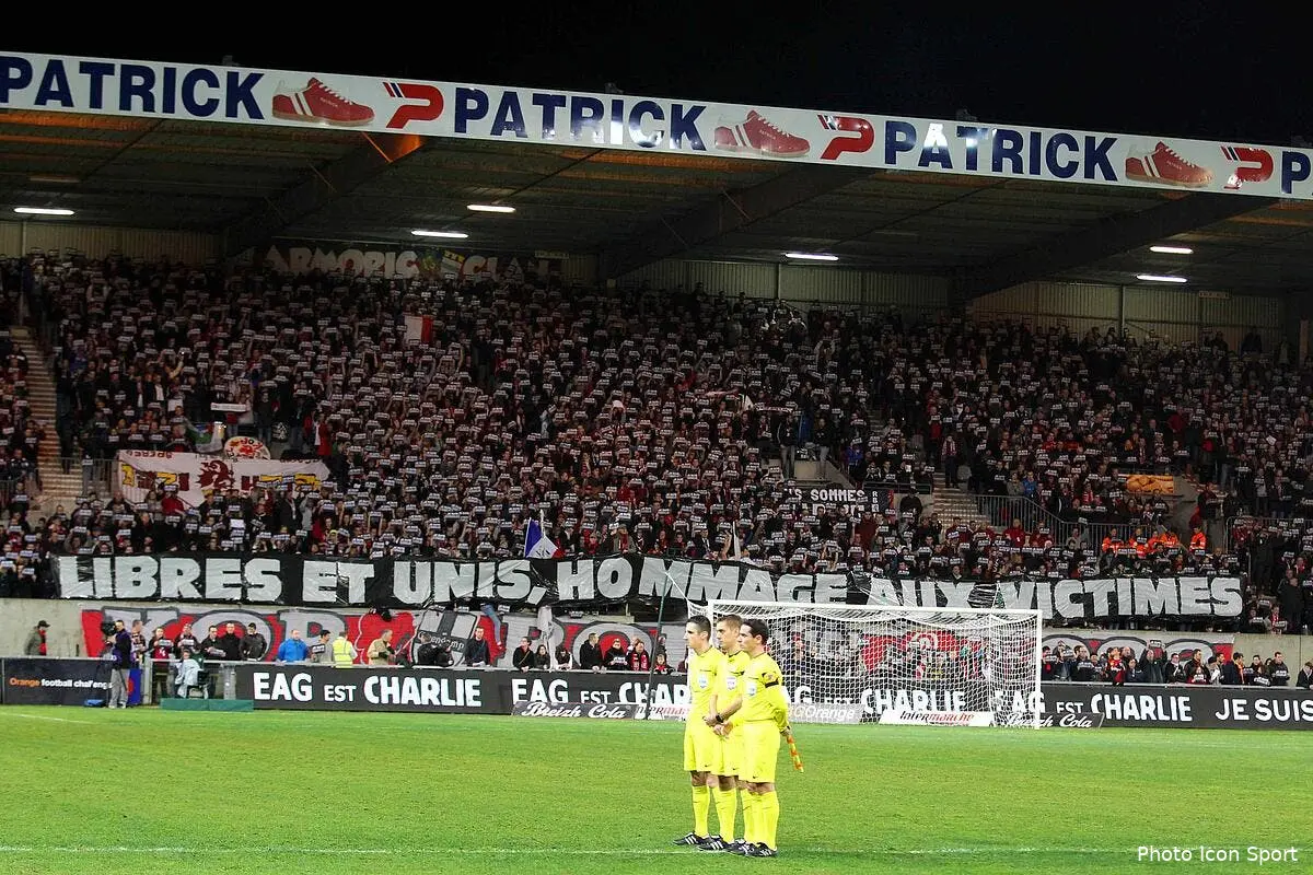 Photo : A Guingamp et partout, la L1 est Charlie