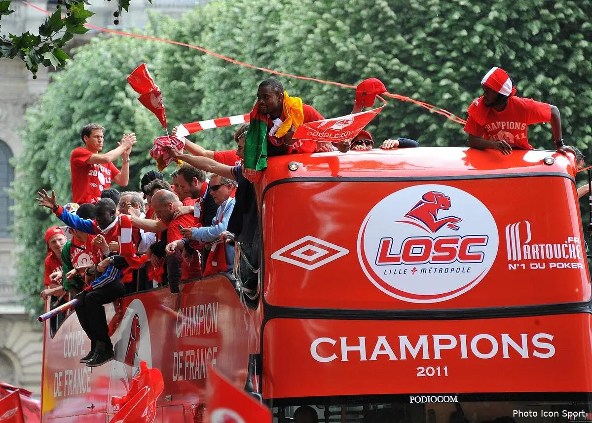 photo du jour lille fait un triomphe a ses champions iconsport win220511 01 0019776