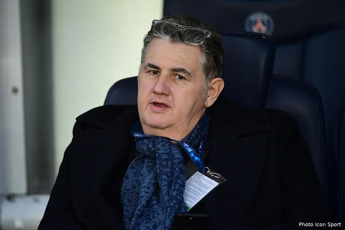 Pierre Ménès s’attaque à la « tourte » Raquel Garrido