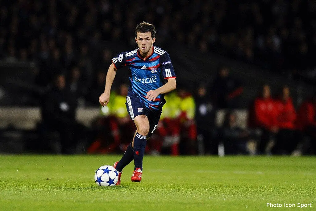 pjanic est encore un jeune apprenti a l ol 62896 12076