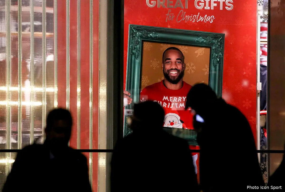 PL : C'est officiel, Lacazette ne croit plus au Père Noël