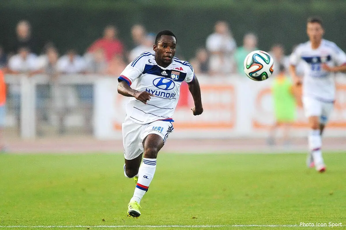 Footballeur pro à l'OL c'est bien, avoir son Bac aussi