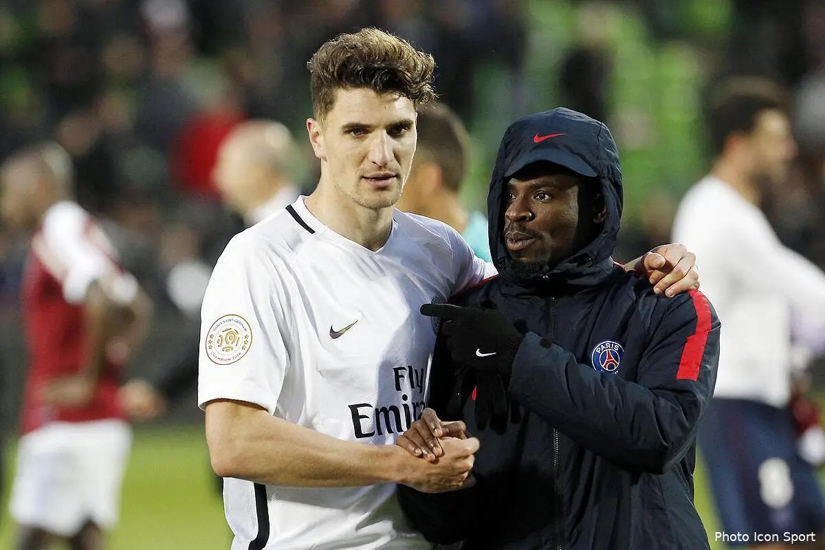 psg a genoux devant leonardo meunier met mourinho en attente meunier 7283539