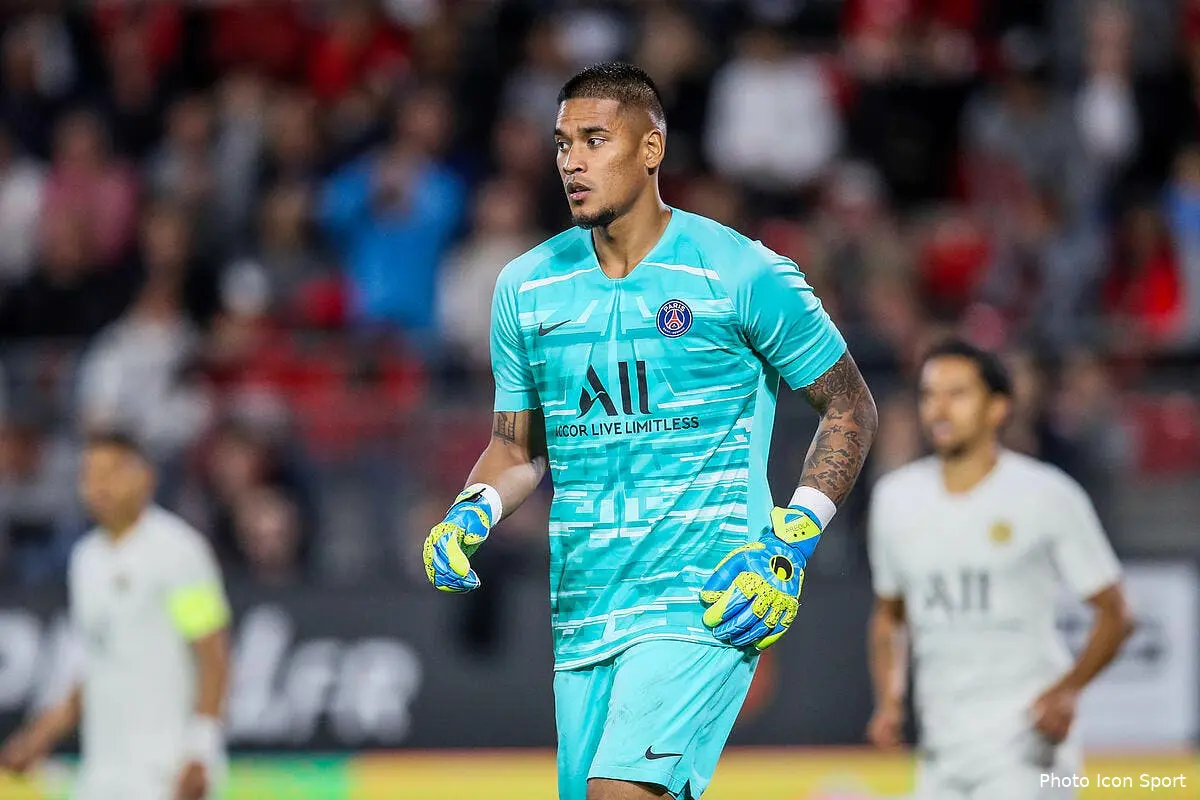 psg areola fait peur paris a deux gardiens en tete icon vmi 180819 45 42262011