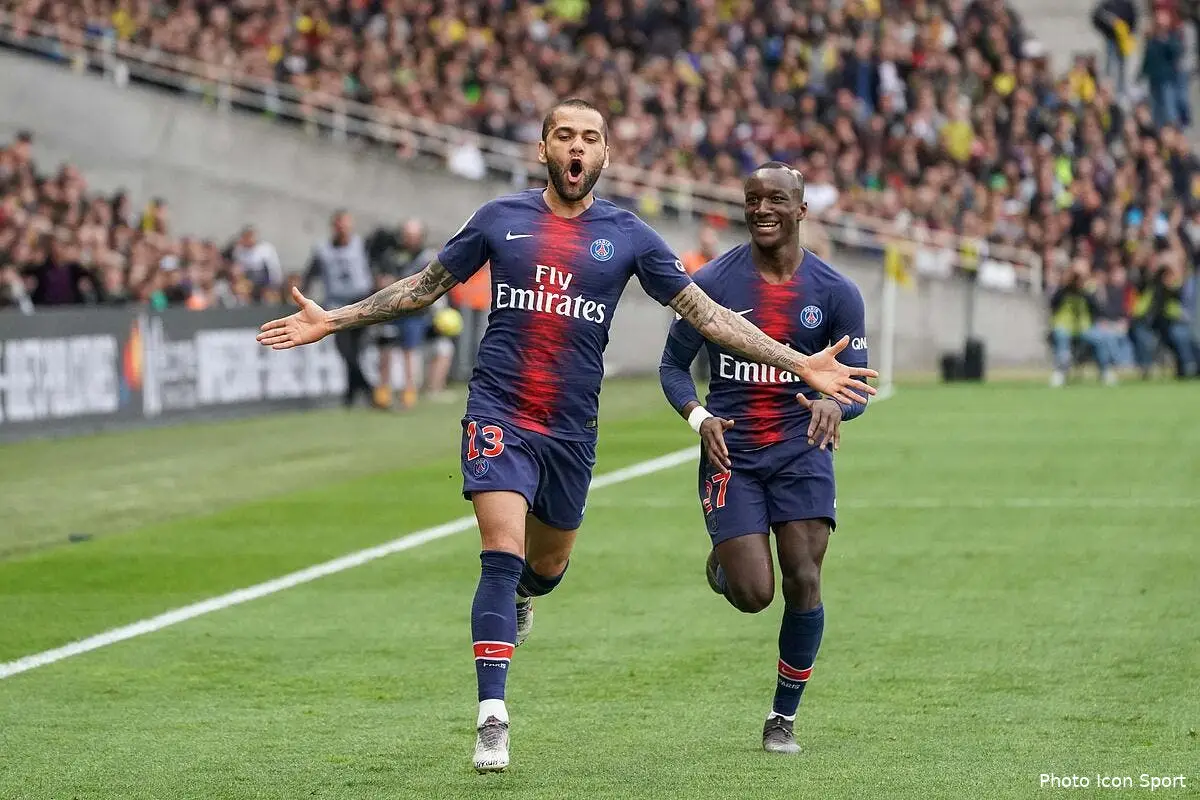 psg bresilien et pote neymar il voit flou avant le mercato icon lem 170419 45 14252993