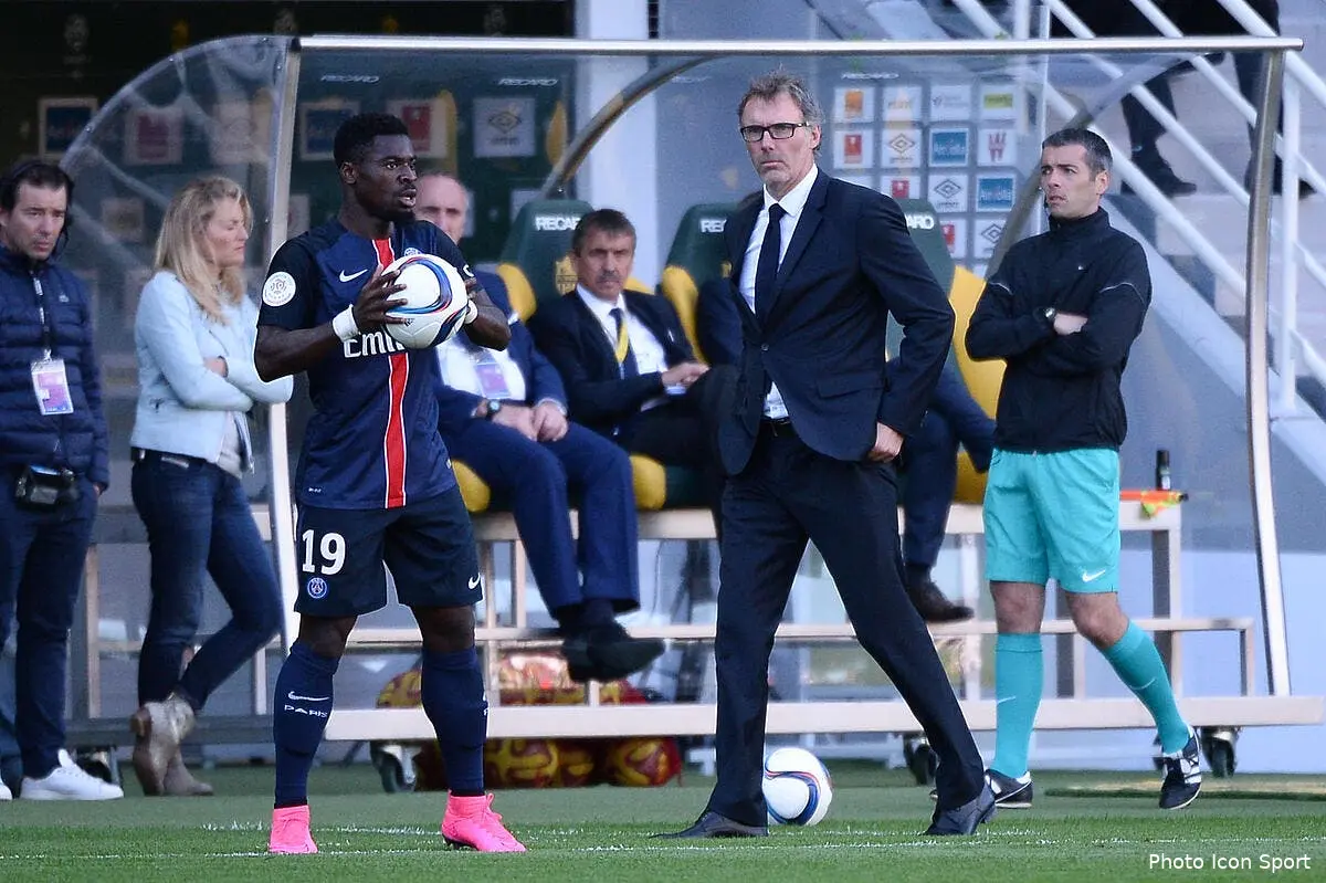 PSG : C'est Laurent Blanc qui va décider de l'avenir de Serge Aurier