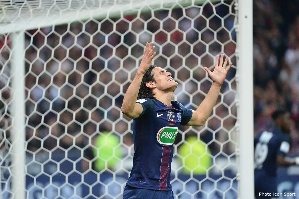 PSG : Edinson Cavani forfait contre Lyon !