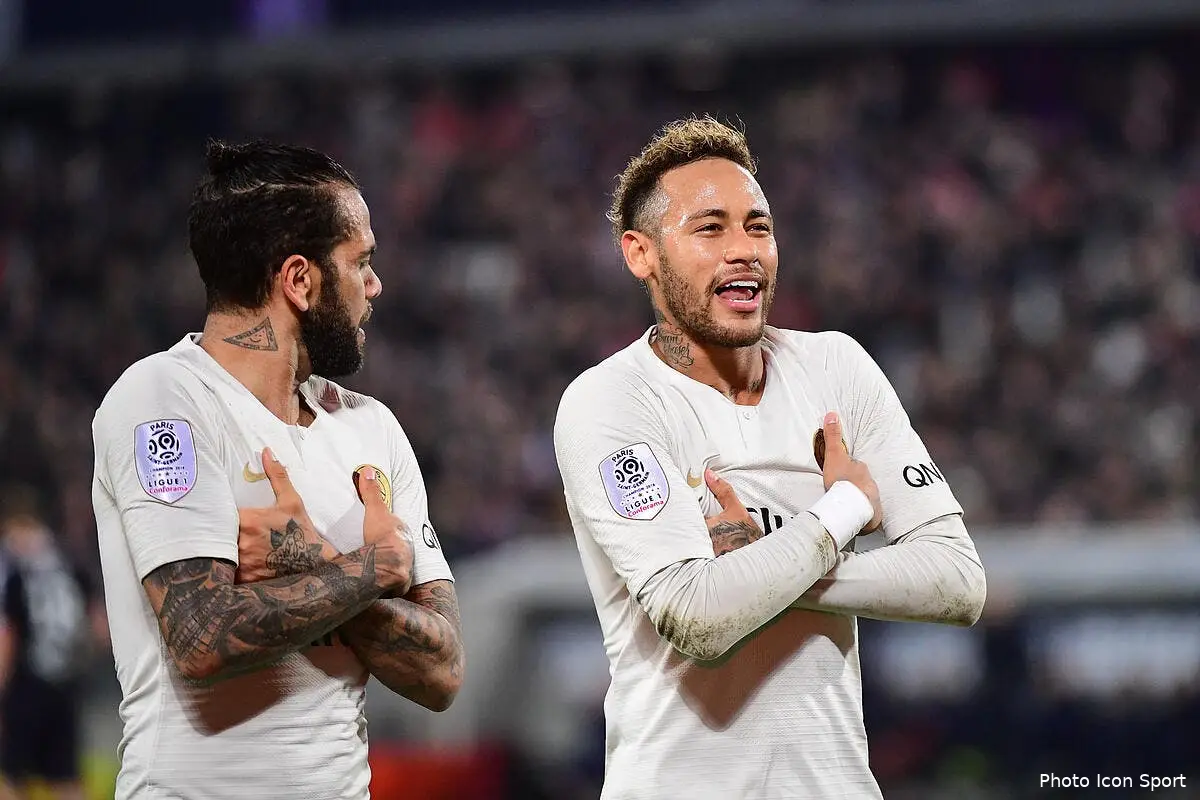 psg cette signature rend le depart de neymar impossible icon win 021218 01 72377238769