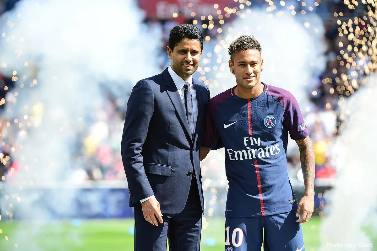 psg coup de foudre neymar est amoureux de paris icon win 050817 01 12551284841