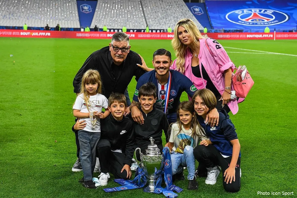 psg d autres positifs a ibiza wanda nara se fait incendier wanda nara 1293419