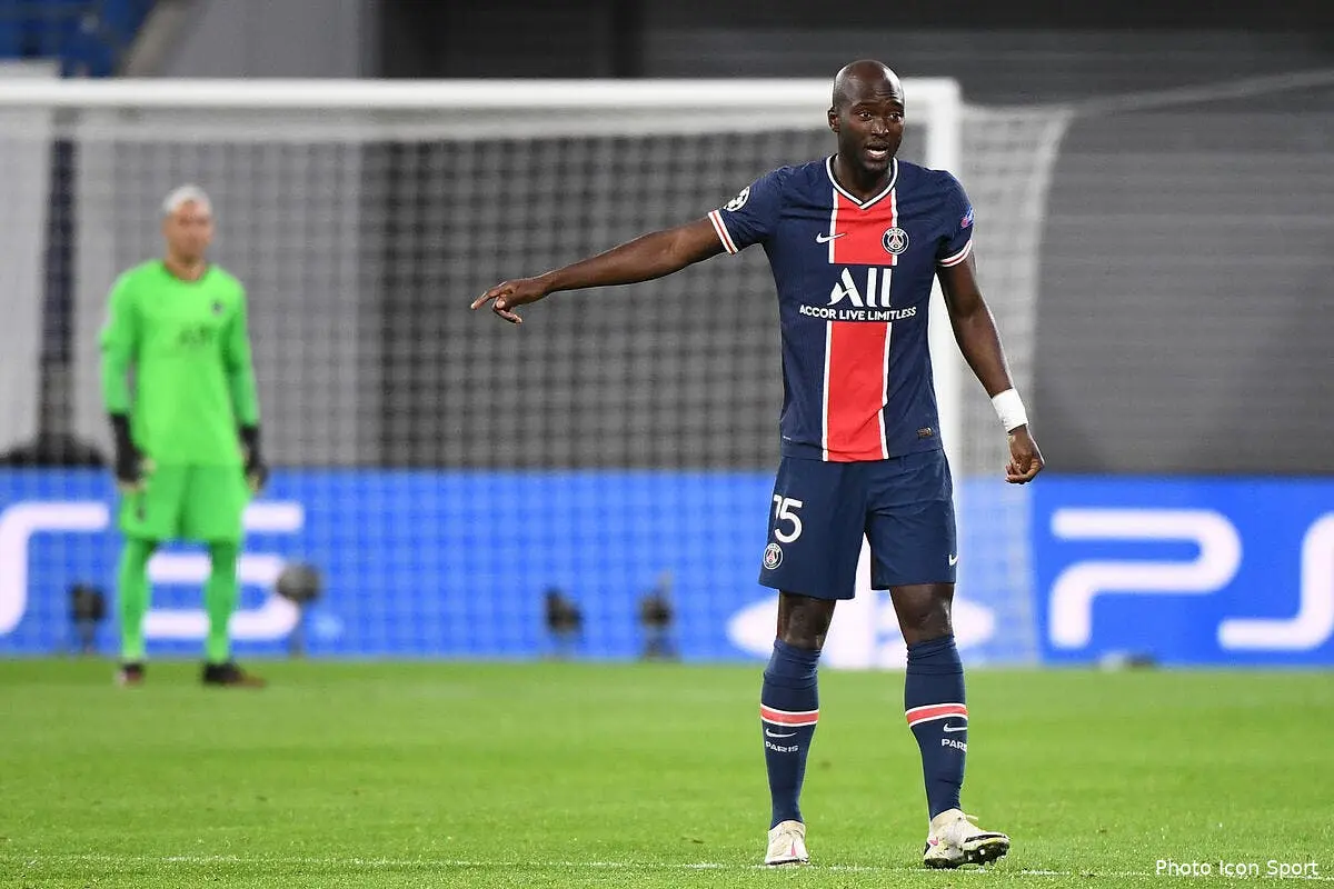 psg danilo n aime pas jouer en defense il ira sur le banc icon dib 041120 11 03 298635