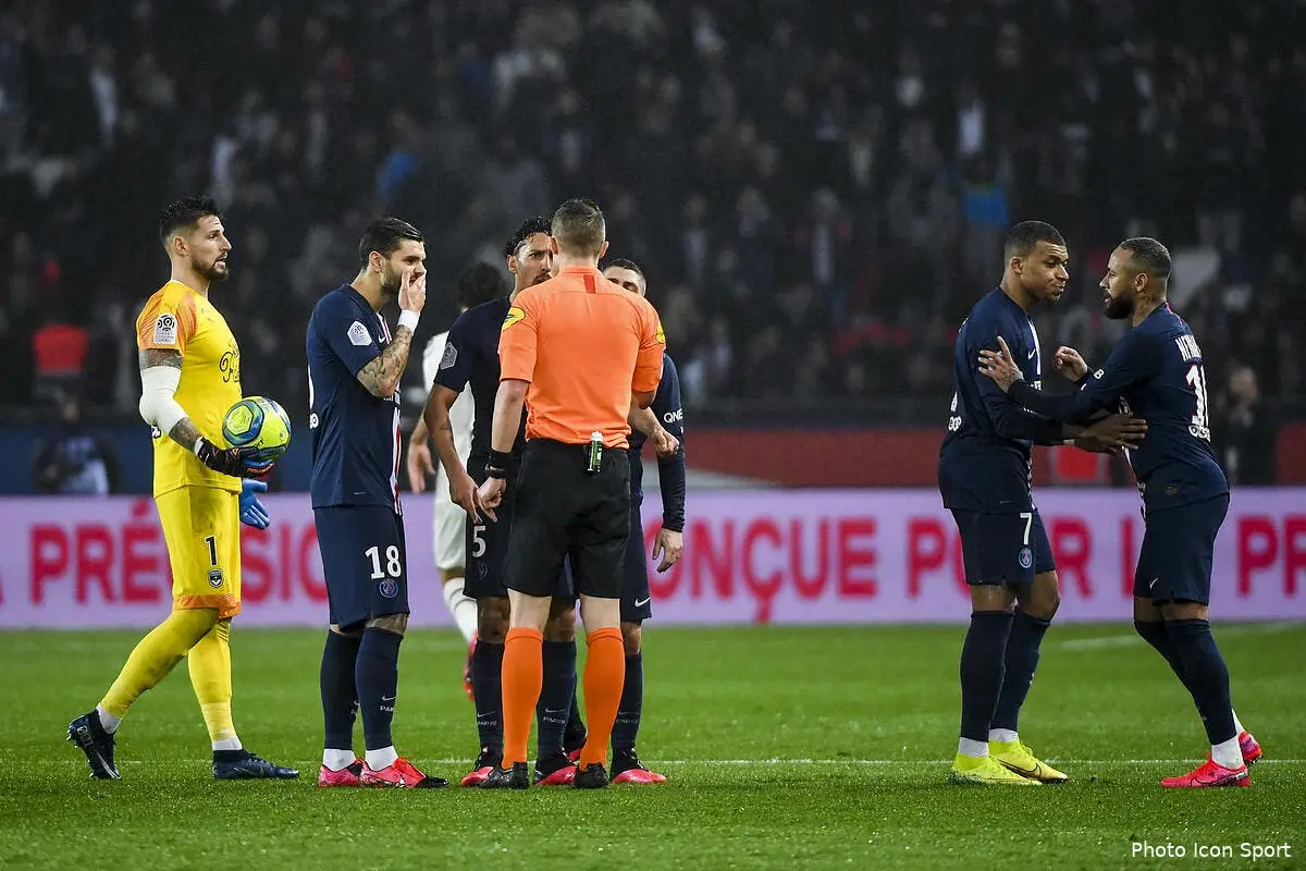 psg dugarry ecoeure par le psg circus et ses stars ingerables icon alc 230220 45 52279189