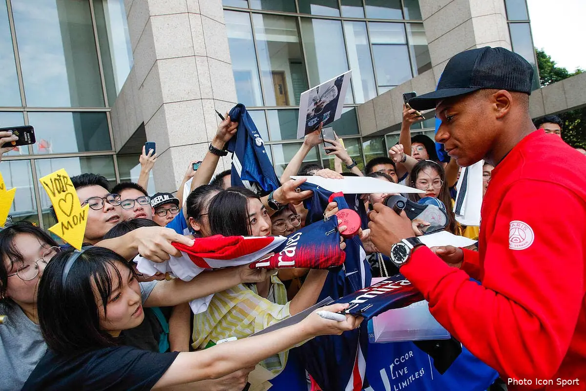 psg en chine mbappe fait trembler cristiano ronaldo et messi mbappe 75260345
