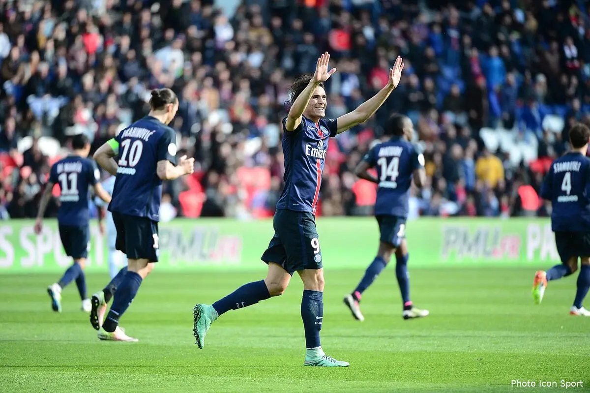 psg enfin debarrasse d ibrahimovic cavani peut s installer cavani 39142816