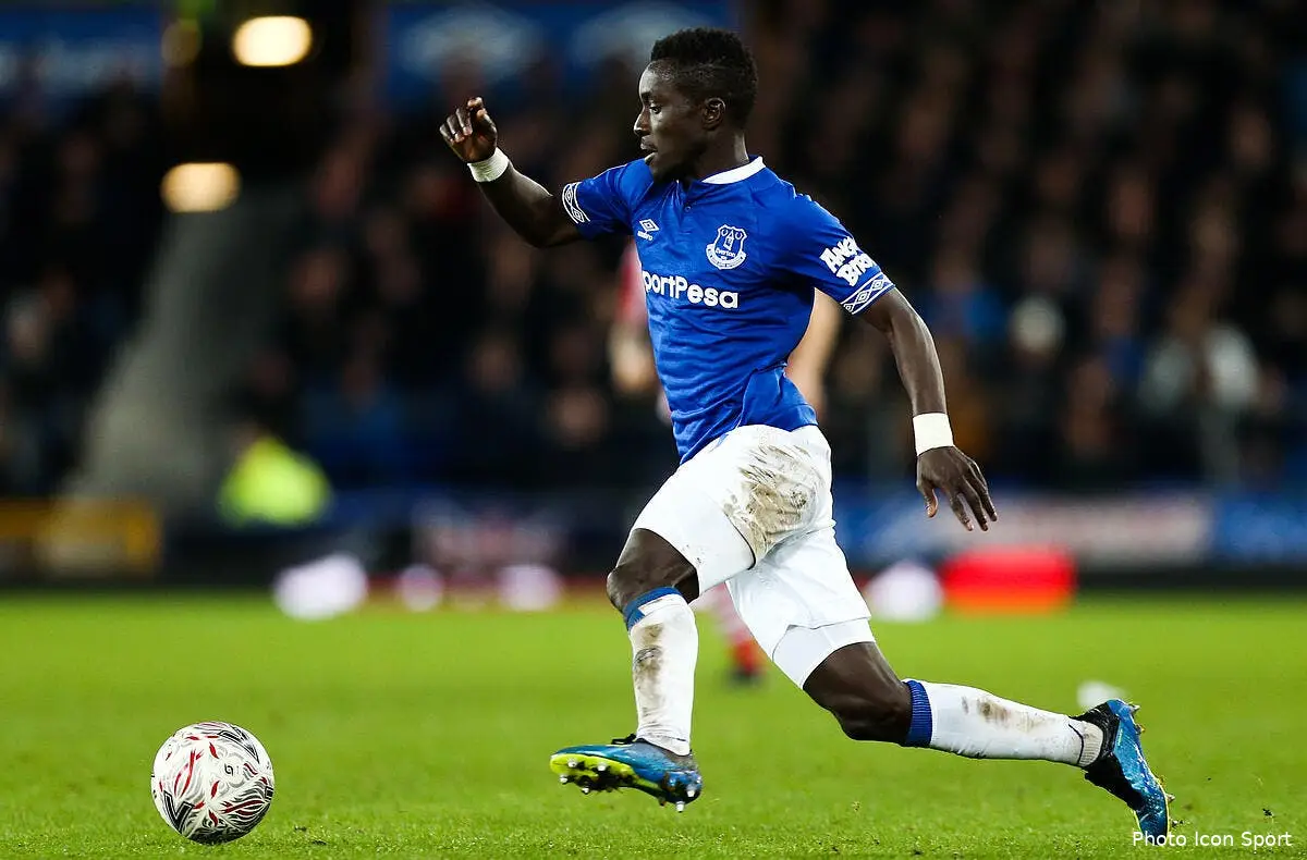 psg fumee blanche accord trouve pour idrissa gueye a paris icon 40641230 1243465