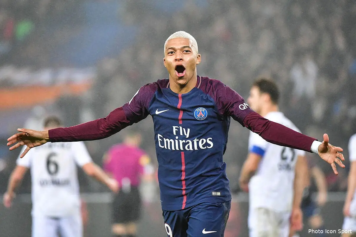 psg griezmann benzema il situe mbappe un cran au dessus mbappe 34204359