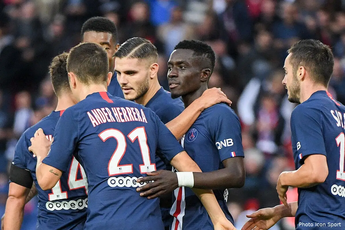 psg gueye metamorphose paris il est scotche icon dib 051019 12 33266573