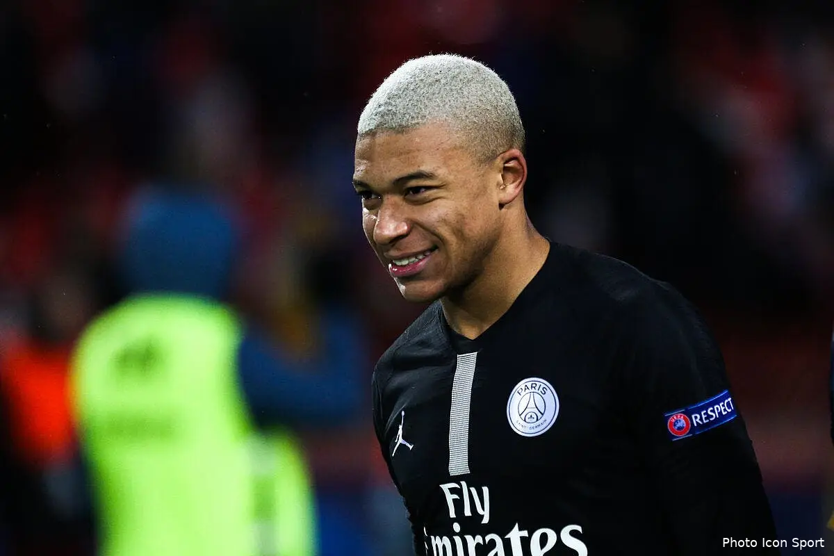 psg guide par son pere mbappe annonce son choix de carriere mbappe 63239643