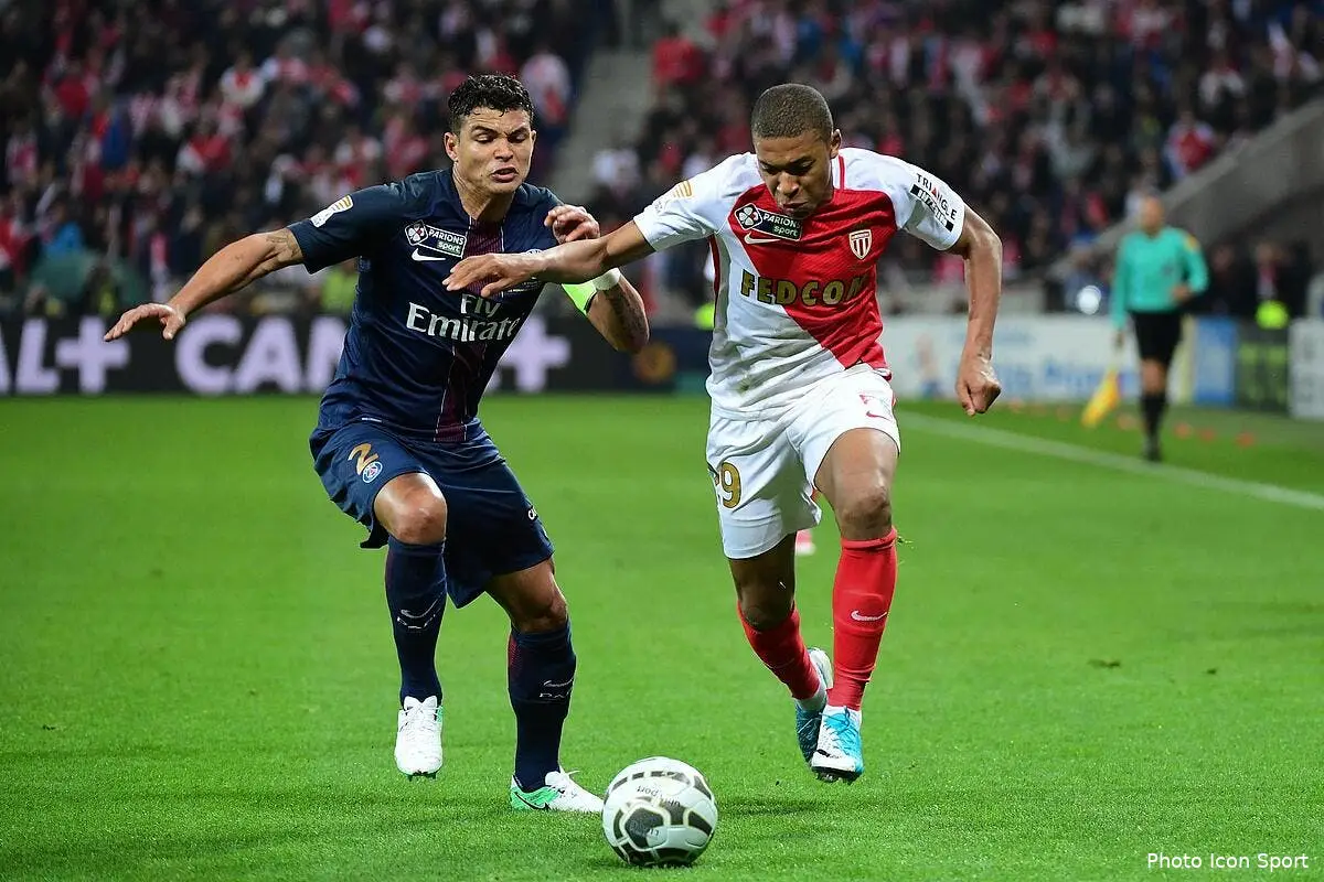PSG : Henrique, offre de 135 ME... Mbappé s'ouvre à Paris