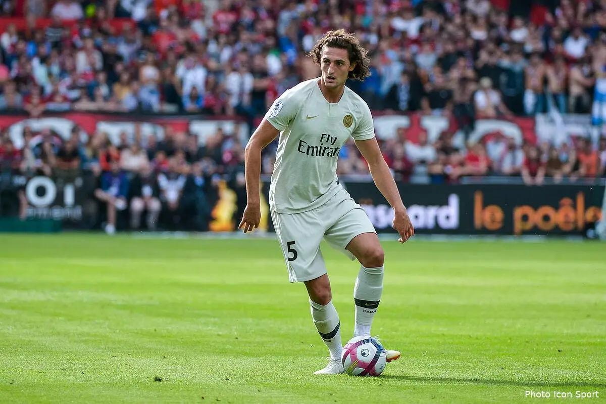 PSG : Il rend fou ses dirigeants, mais au moins, il n'ira pas au Barça