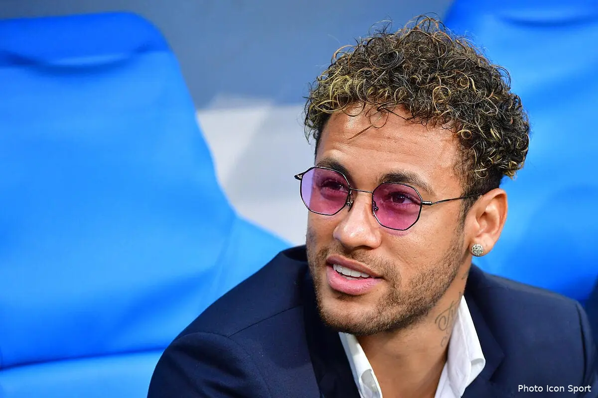 PSG : « J’ai un contrat », Neymar explique pourquoi il reste à Paris