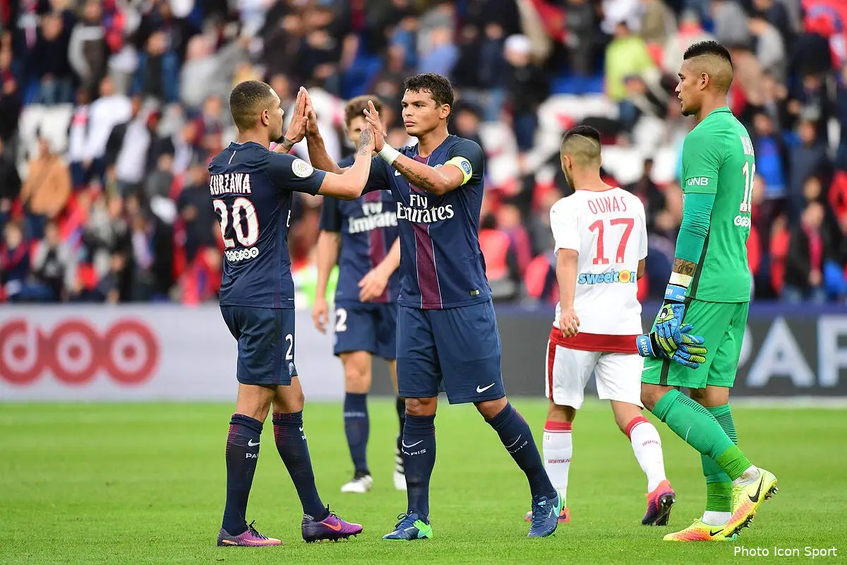 PSG : Kurzawa calme la polémique avec Thiago Silva