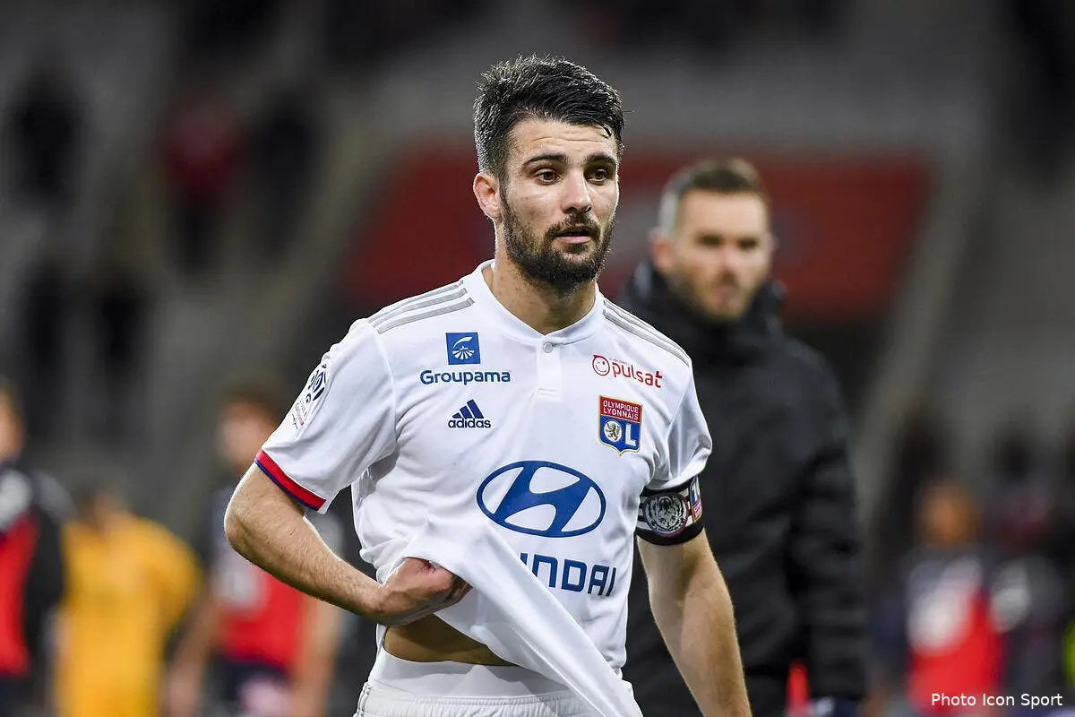 psg l ol refuse de lacher leo dubois a paris icon alc 080320 45 166288945