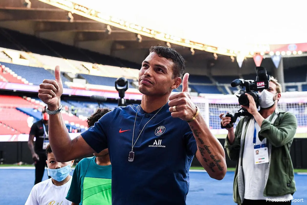 psg la bombe signee thomas tuchel avec thiago silva icon dib 210720 12 25289821