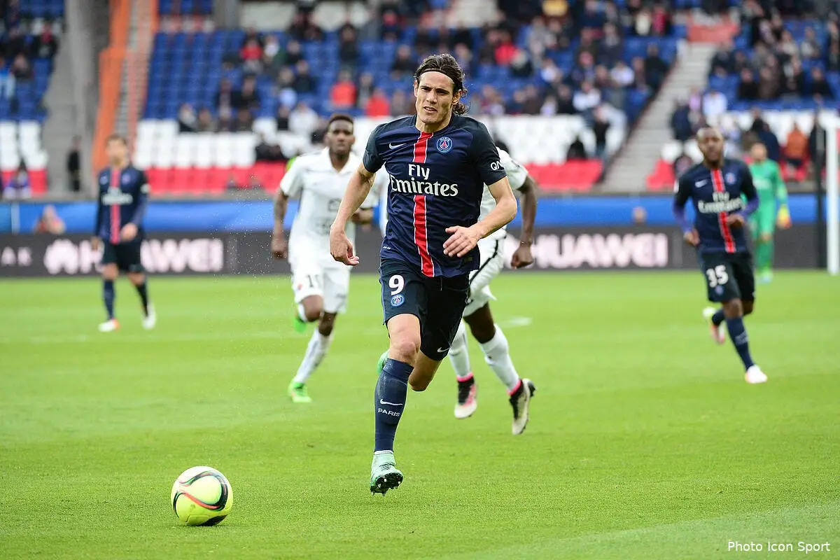 PSG : La Juventus confirme son intérêt pour Cavani !