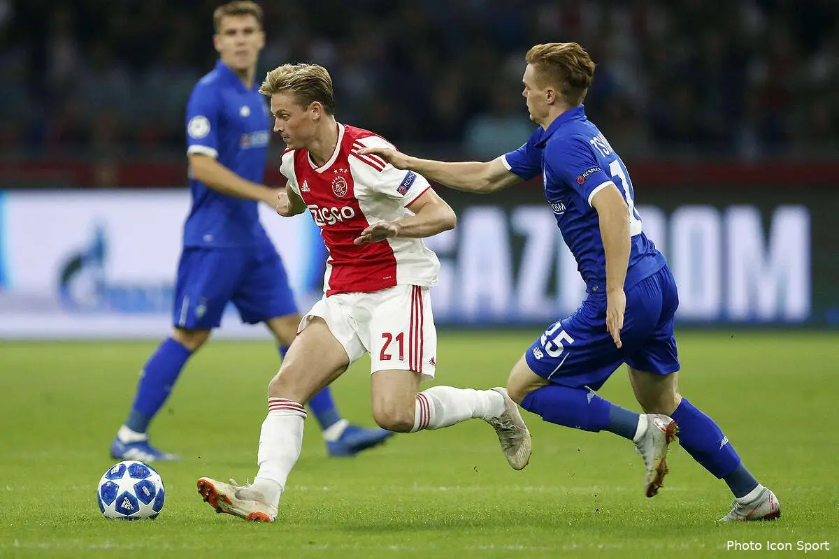 psg le barca laisse henrique se fatiguer pour rien avec de jong frenkie de jong 1240947
