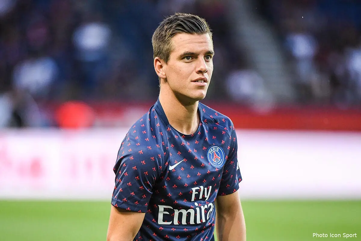psg le psg montre le chemin de la sortie a lo celso icon dib 120818 15 155228197