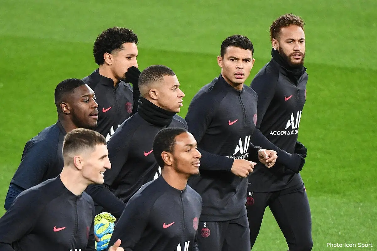psg les employes exigent la baisse du salaire des stars icon dib 251119 10 42282867