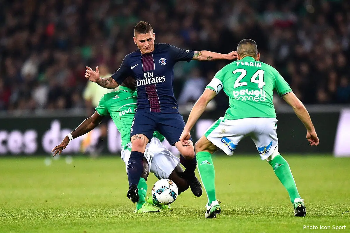 PSG : Kluivert à fond dans le mercato mais prudent sur son avenir