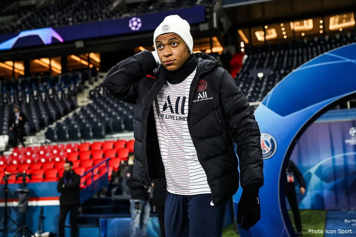 psg mbappe est sur le toit du monde pas cristiano ronaldo icon 1211840618 767706281027