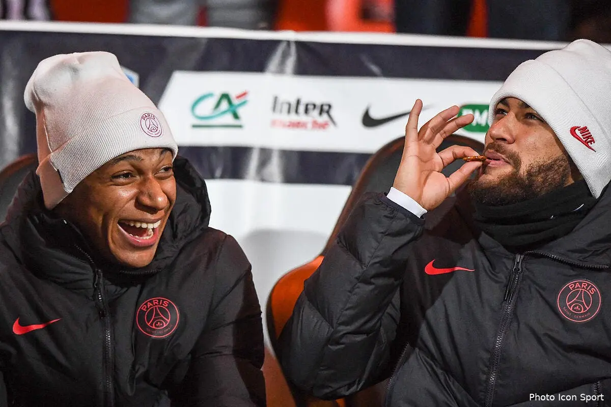 psg mbappe prend les rumeurs de vitesse au mercato icon dib 190120 11 82276007