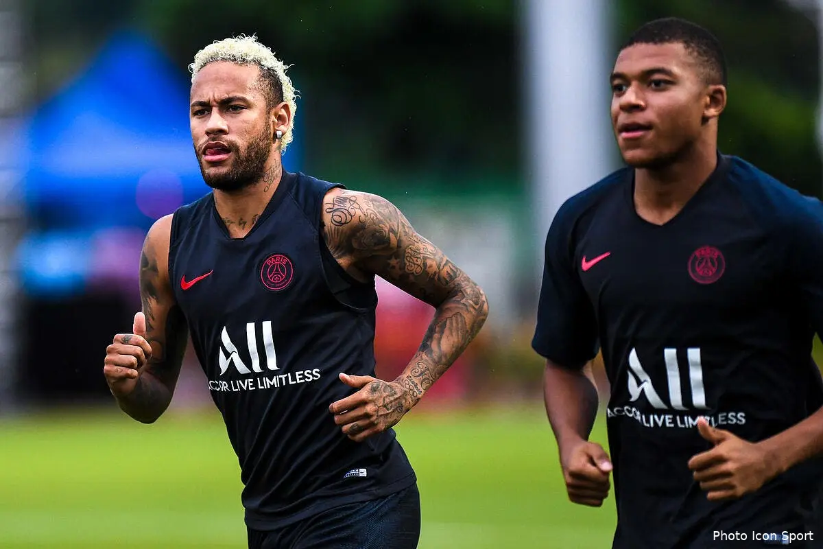 psg neymar coince par le prison st germain icon spo01aug19 zb950 337690 0064 2263313