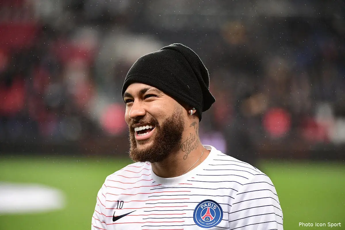 psg neymar se voit a paris jusqu en 2026 a 303181
