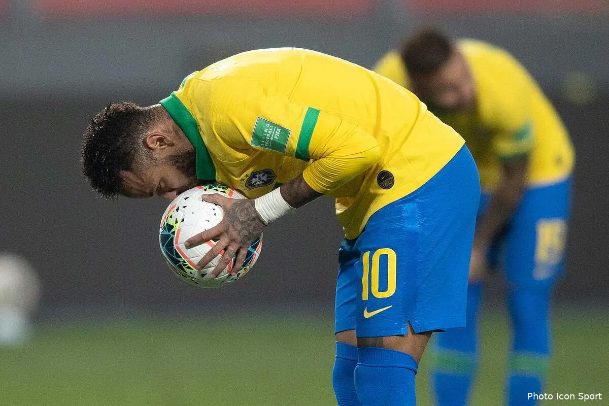psg neymar traite de clown son attitude ne passe pas icon sipausa 31103902296855