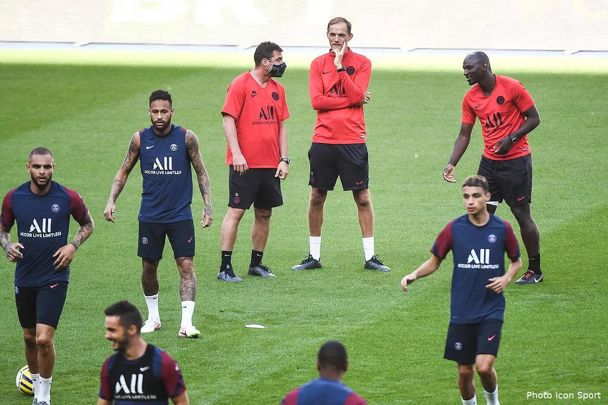 psg paris avec son equipe b face a lens et l om icon dib 300720 14 102293297