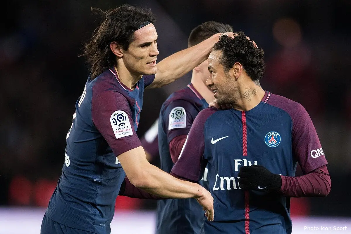 PSG : Paris met Cavani sur la liste des transferts, trois clubs intéressés !