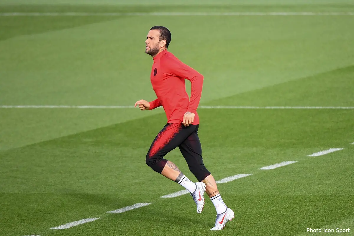 psg revelation sur le depart de daniel alves le club n en pouvait plus de lui icon dib 050311 12 33257343