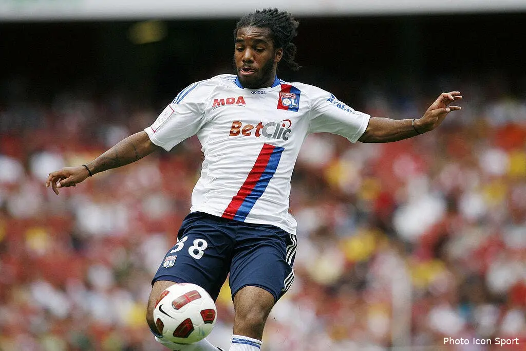 puel s oppose a un depart de lacazette au mercato 64533 13273