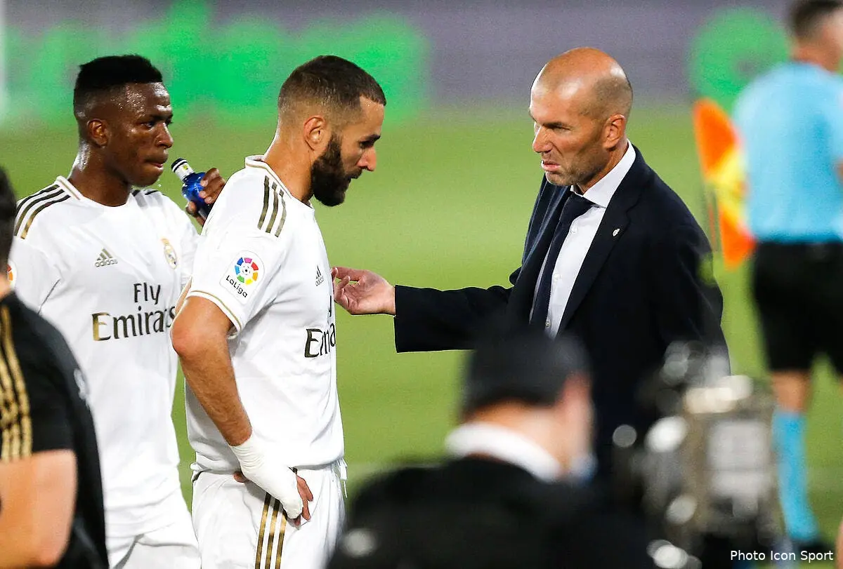 real zidane son amour pour benzema va lui couter cher icon ecommercefotos ecommerce2 105942060297453