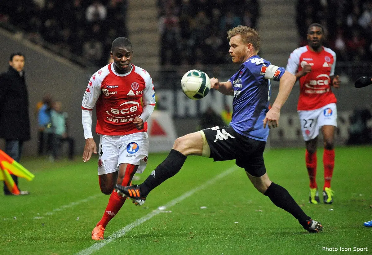 Reims s’accroche à sa deuxième place face à Clermont