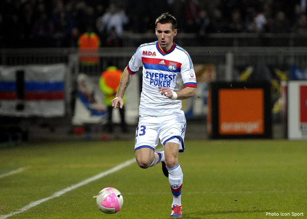 Réveillère n'est pas certain de continuer à l'OL