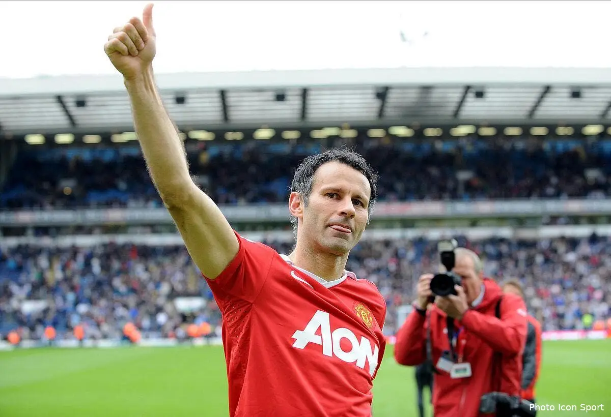 Ryan Giggs 0 - Twitter et les tabloïds 1