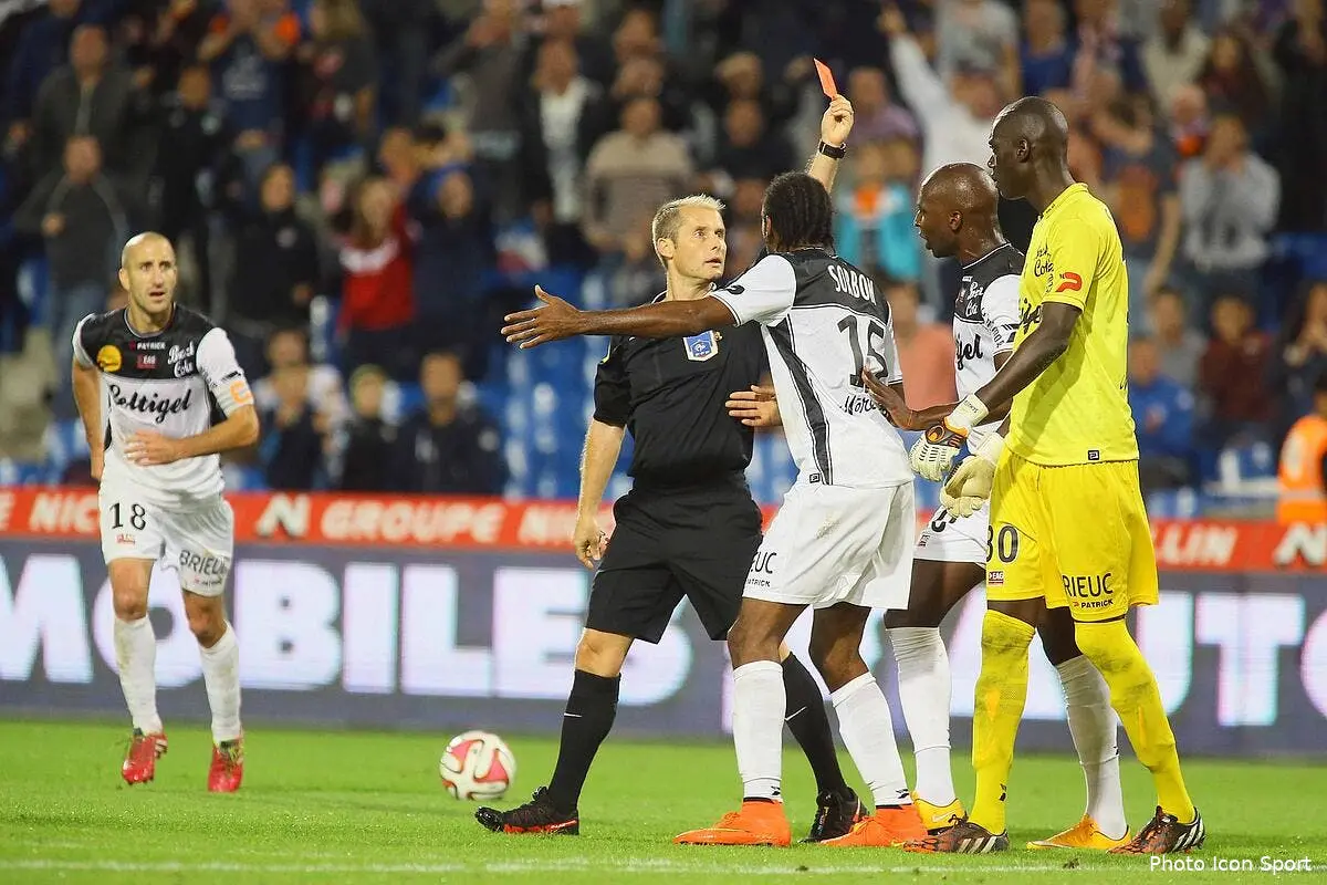 Samassa prend cinq matchs, Pallois aucun