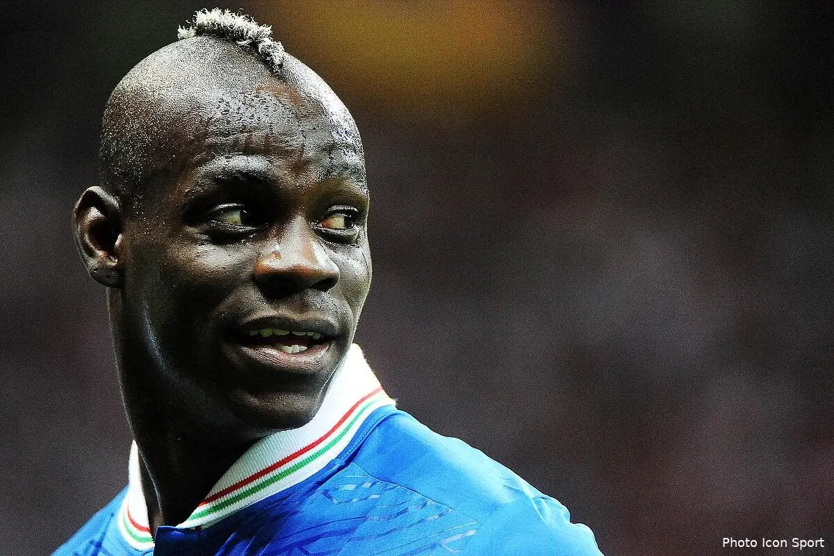 sirigu reve vraiment devant balotelli iconsport apr 280612 21 0436778